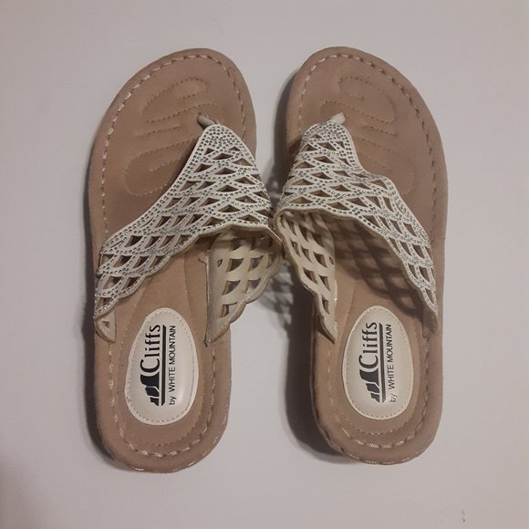 Cliffs Cienna Women's Cushioned Footbed Low Wedge Thong Sandals Stone Design - Picture 4 of 5